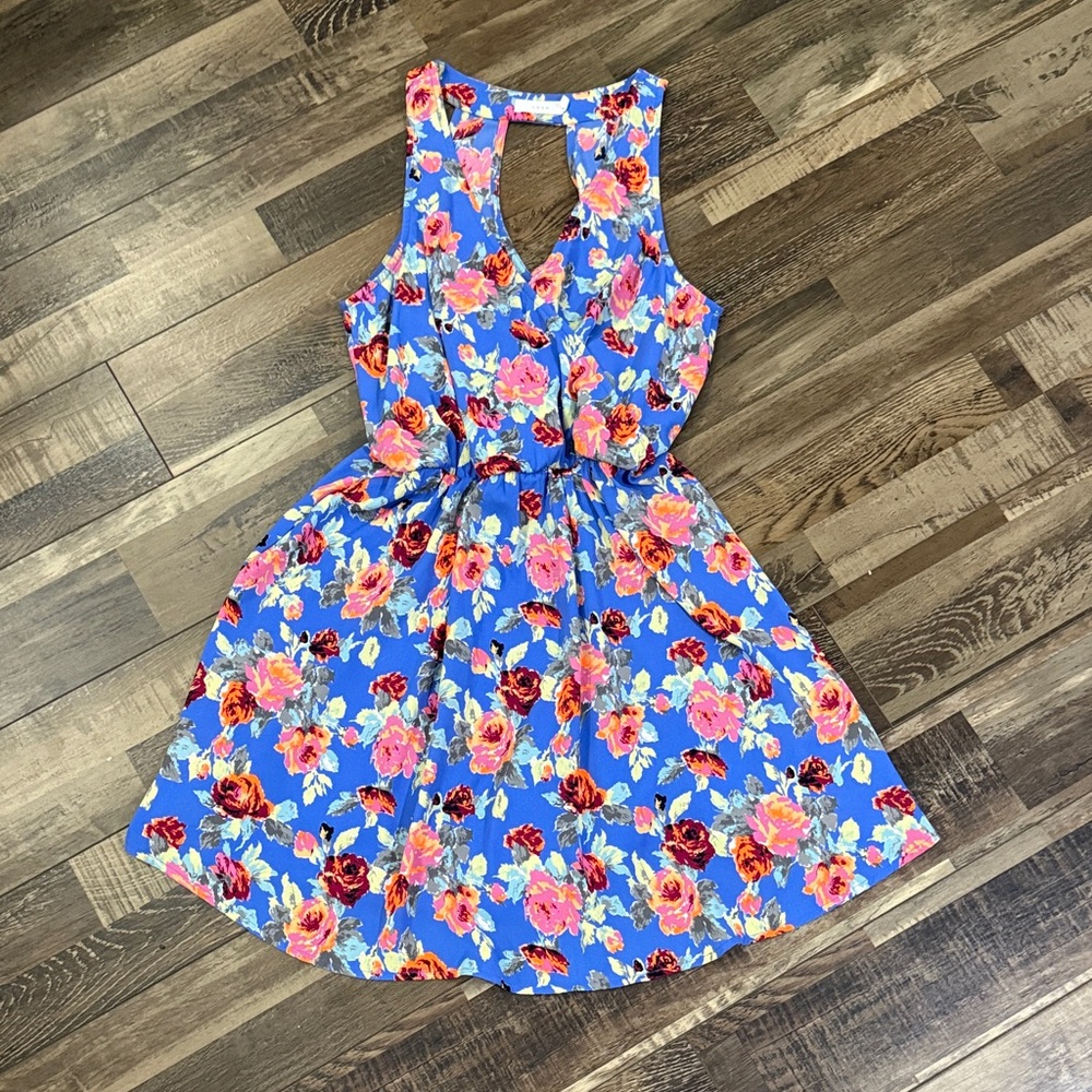 Lush‎ Blue Floral Keyhole Casual Dress